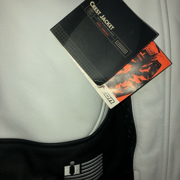 Icon Crest Jacket , Genuine Leather lining, 100% Polyester. New with tags. - Picture 3 of 11